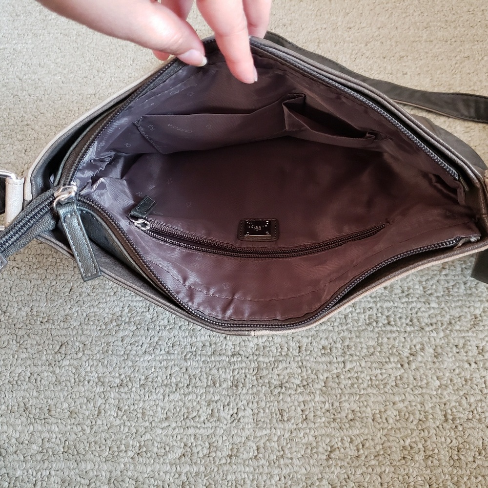 Carpisa Two-tone Adjustable Handbag - Picture 3 of 4